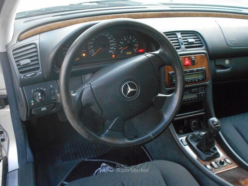 Usata Mercedes CLK200 190 CV (139 kW) 1998 Argento Coupé