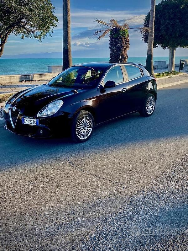 Usata Alfa Romeo Giulietta Exclusive 170 CV (125 kW) 2012 Nero Utilitaria