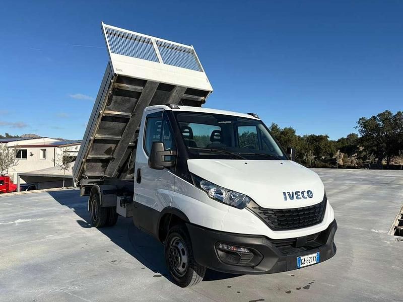Usata Iveco 35.12 116 CV (85 kW) 2020 Bianco Furgone