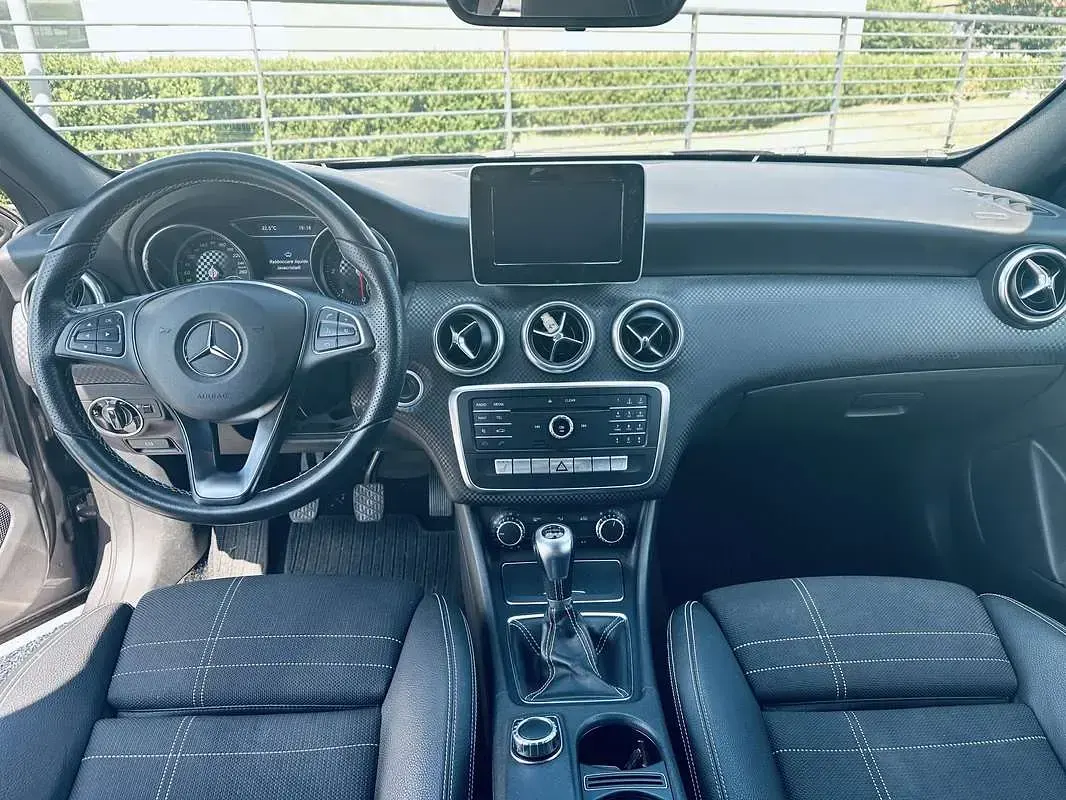 Usata Mercedes A180 Business 109 CV (80 kW) 2017 Utilitaria