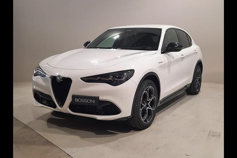 Usata Alfa Romeo Stelvio Veloce 209 CV (153 kW) 2024 Bianco SUV