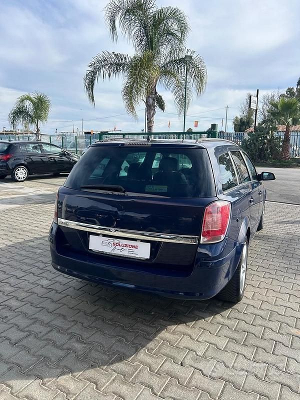 Usata Opel Astra Club 101 CV (74 kW) 2007 Blu Station wagon