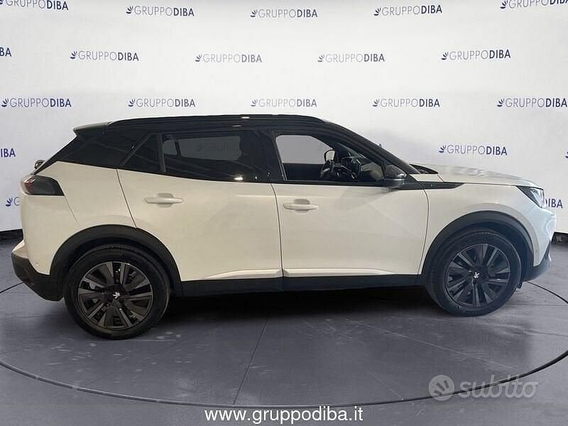 Usata Peugeot e-2008 GTi 100 kW (136 CV) 2021 Bianco SUV