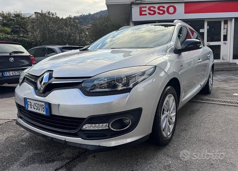 Usata Renault Mégane GrandTour LIMITED 110 CV (80 kW) 2016 Giallo Station wagon