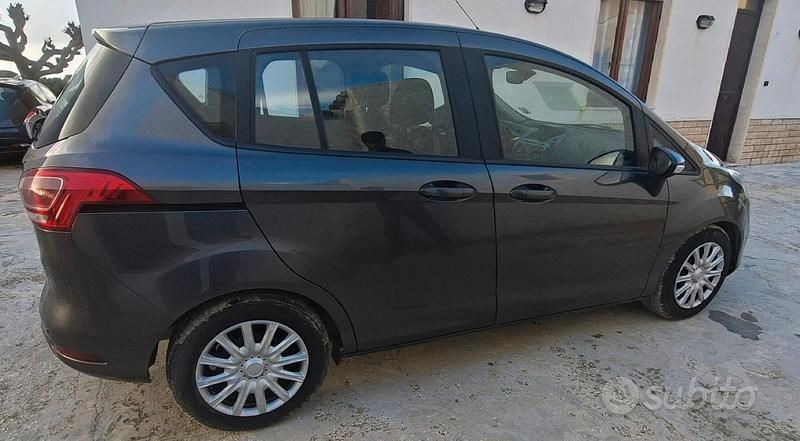 Usata Ford B-MAX 75 CV (55 kW) 2015 Grigio Monovolume