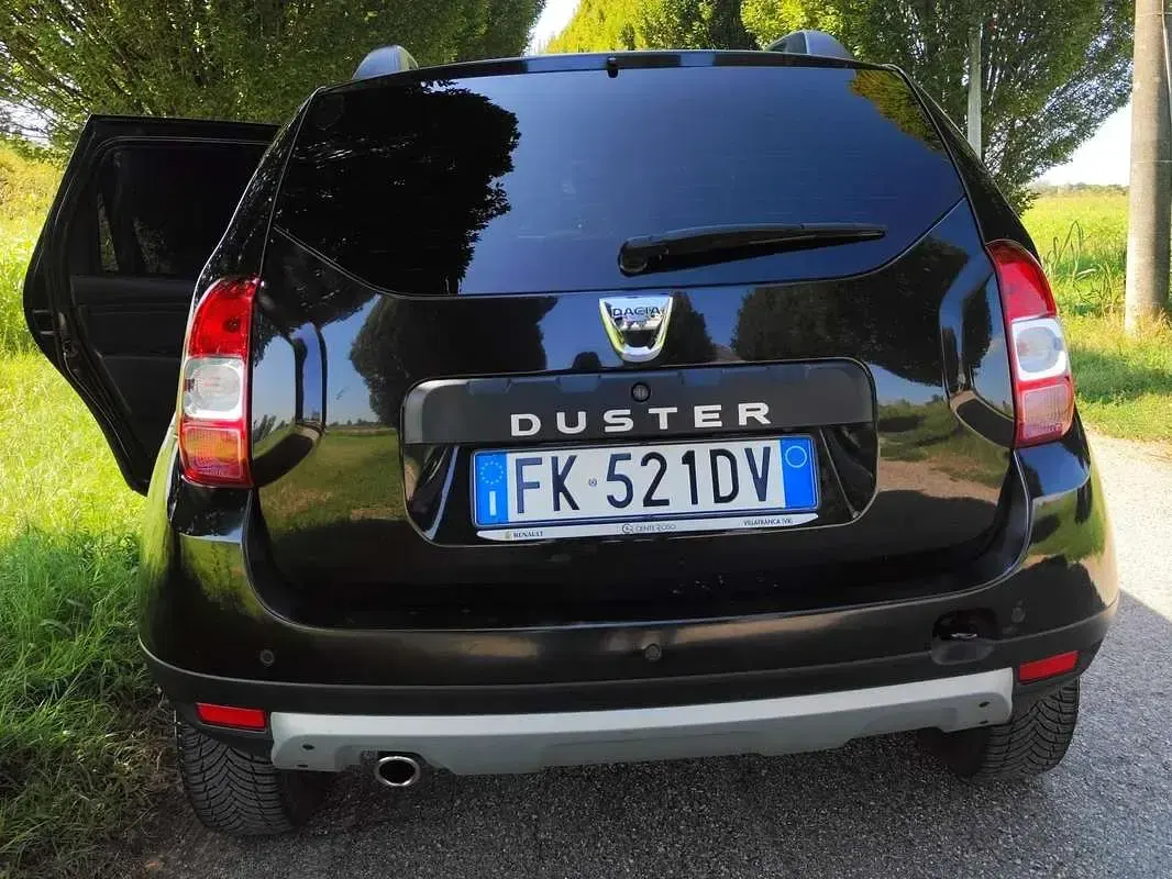 Usata Dacia Duster Black Shadow 109 CV (80 kW) 2017 Nero SUV