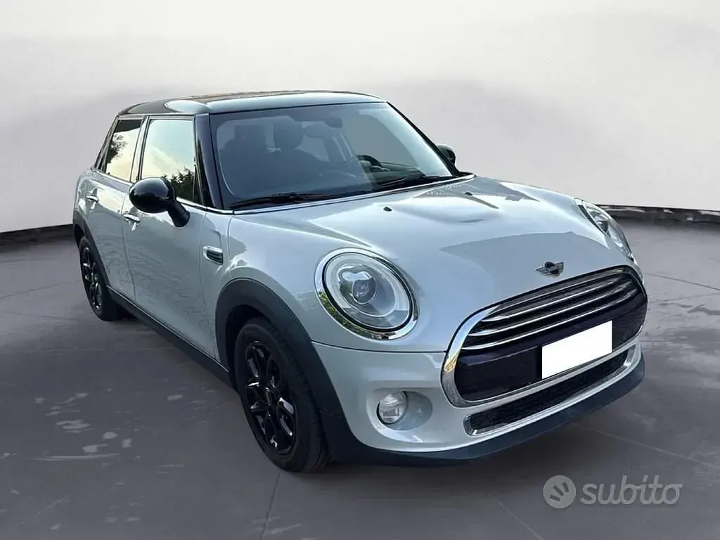 Usata Mini Cooper D 116 CV (85 kW) 2016 Grigio Utilitaria
