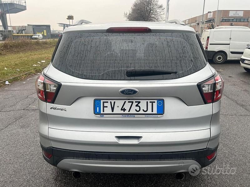 Begagnad Ford Kuga ST-Line 120 HK (88 kW) 2017 Grå SUV