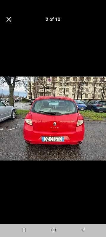 Usata Renault Clio II Dynamique 75 CV (55 kW) 2010 Rosso Berlina