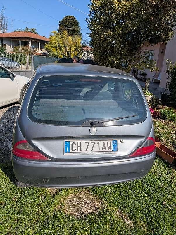 Usata Lancia Ypsilon 86 CV (63 kW) 2001 Utilitaria
