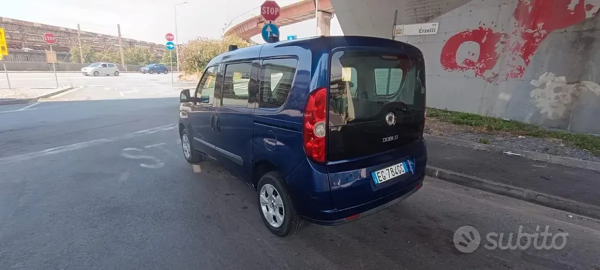 Usata Fiat Doblò 90 CV (66 kW) 2010 Bluazzurro Monovolume
