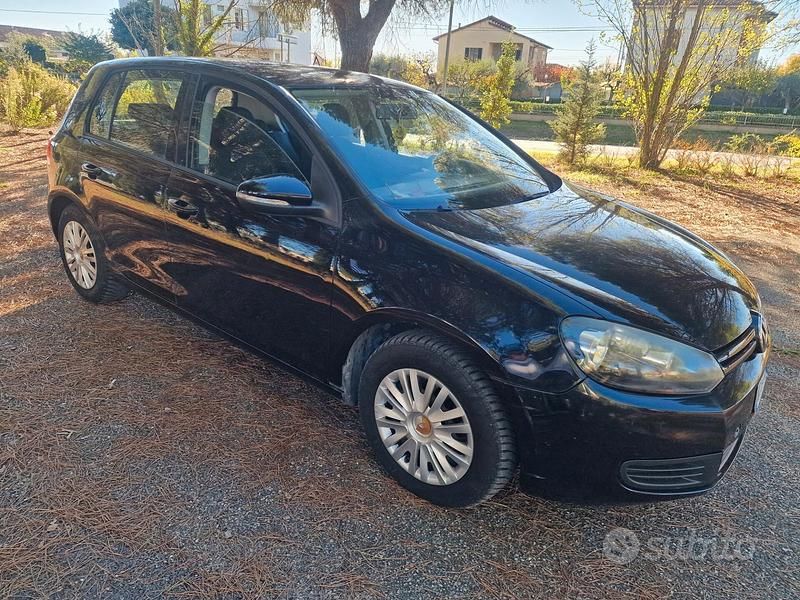 Nero Usata 2009 VW Golf VI Comfortline Tre volumi | 2700 € (Super prezzo) - Immagine 1/4