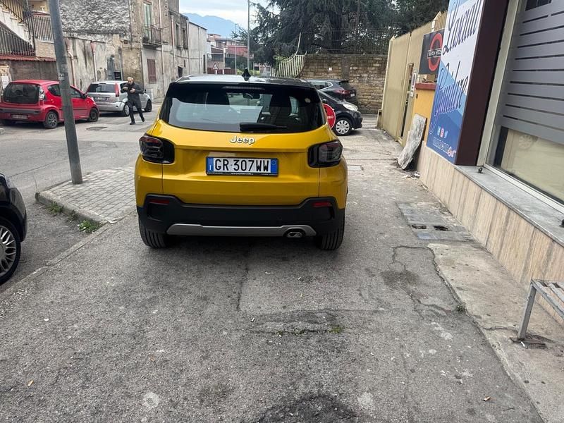 Usata Jeep Avenger Summit 100 CV (73 kW) 2024 Giallo SUV