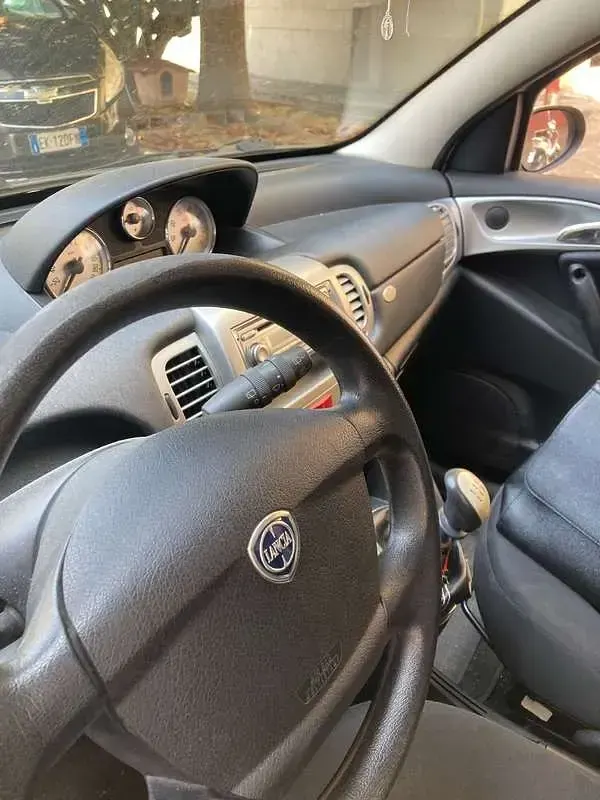 Usata Lancia Ypsilon 77 CV (56 kW) 2009 Utilitaria