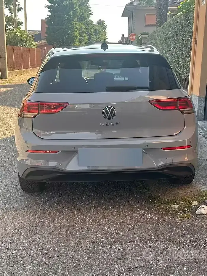 Usata VW Golf VIII 130 CV (95 kW) 2022 Grigio Berlina
