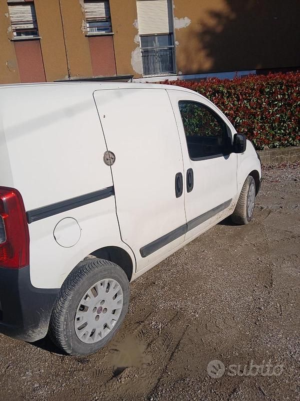 Usata Fiat Fiorino 77 CV (56 kW) 2012 Bianco Monovolume