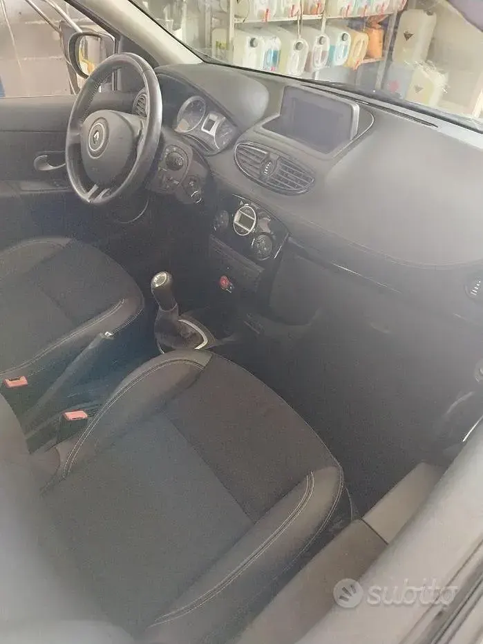 Usata Renault Clio III 75 CV (55 kW) 2011 Nero Berlina