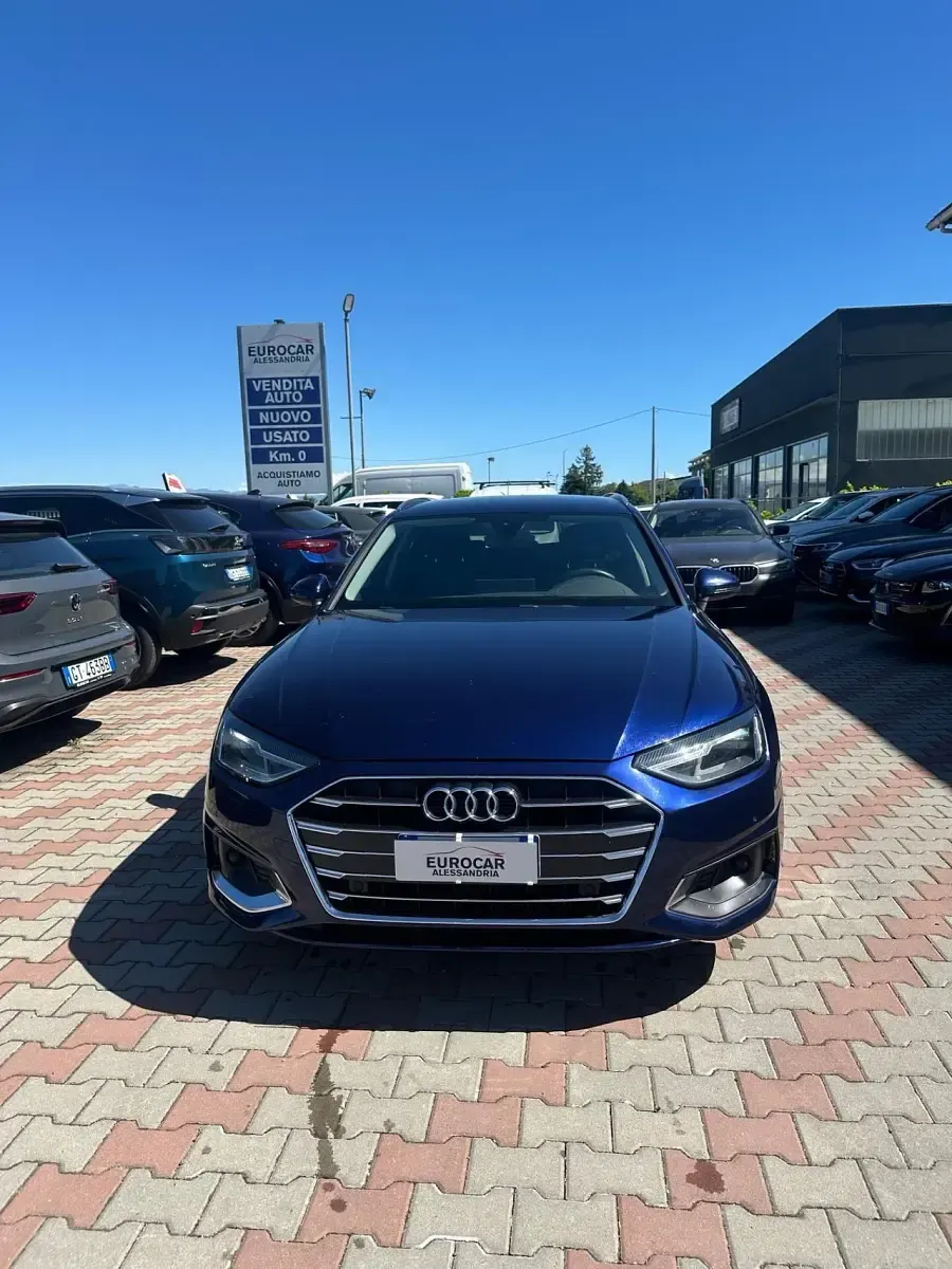 Begagnad Audi A4 Business 163 HK (119 kW) 2021 Blå Kombi