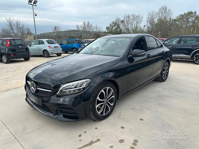 Usata Mercedes C180 122 CV (89 kW) 2020 Nero Berlina