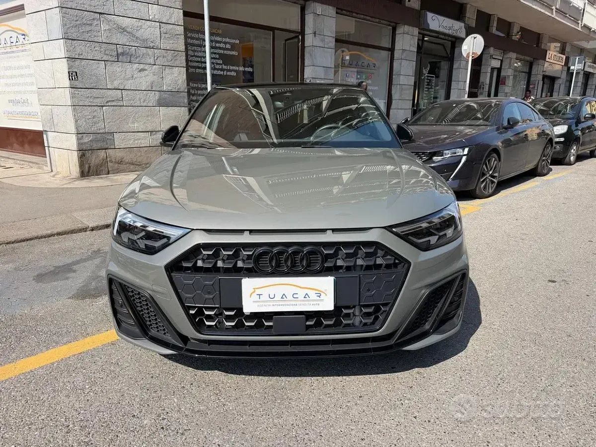 Usata Audi A1 S-Line 110 CV (80 kW) 2022 Grigio SUV