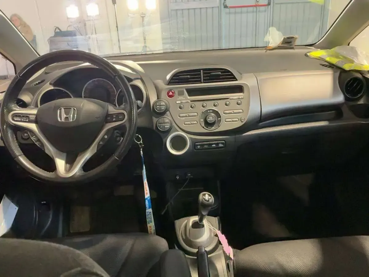 Usata Honda Jazz Executive 99 CV (72 kW) 2010 Grigio Utilitaria