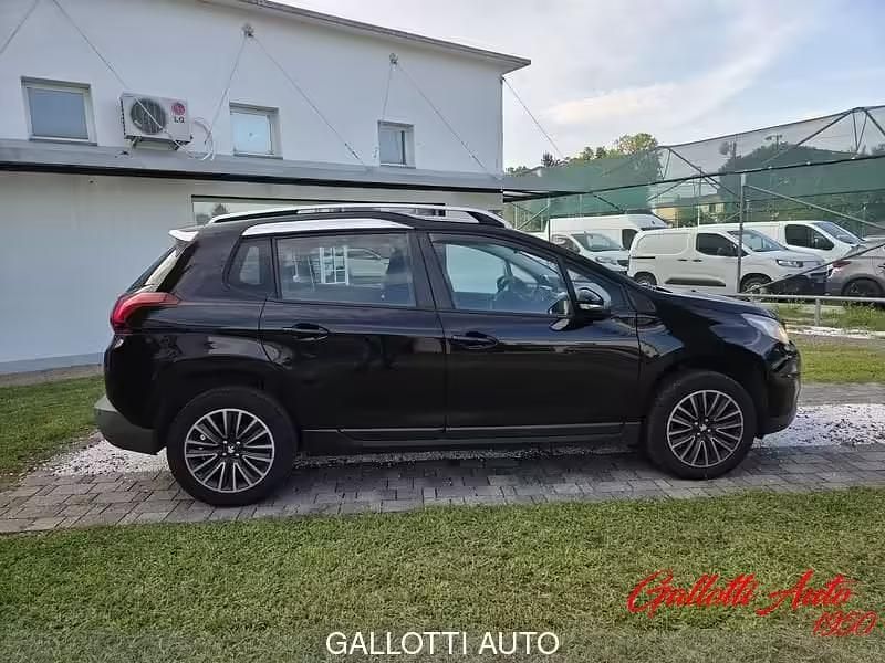 Usata Peugeot 2008 Access 82 CV (60 kW) 2017 Nero SUV
