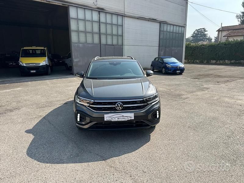 Usata VW T-Roc R-line 150 CV (110 kW) 2023 Grigio SUV
