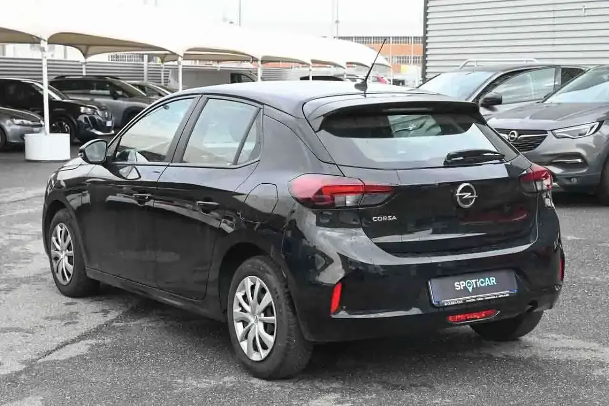 Używany Opel Corsa Edition 75 KM (55 kW) 2022 Czarny Hatchback