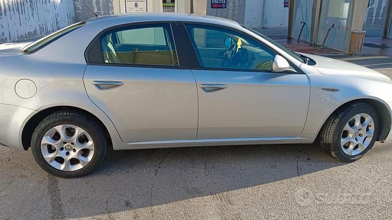 Usata Alfa Romeo 159 150 CV (110 kW) 2006 Grigio Berlina