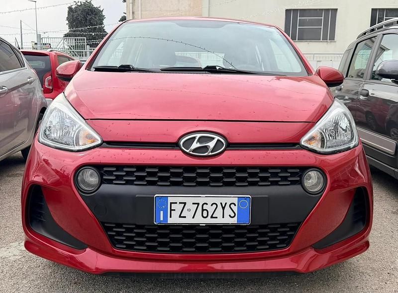 Usata Hyundai i10 65 CV (47 kW) 2020 Rosso Utilitaria