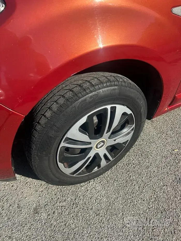 Usata Dacia Sandero 75 CV (55 kW) 2012 Rosso Berlina