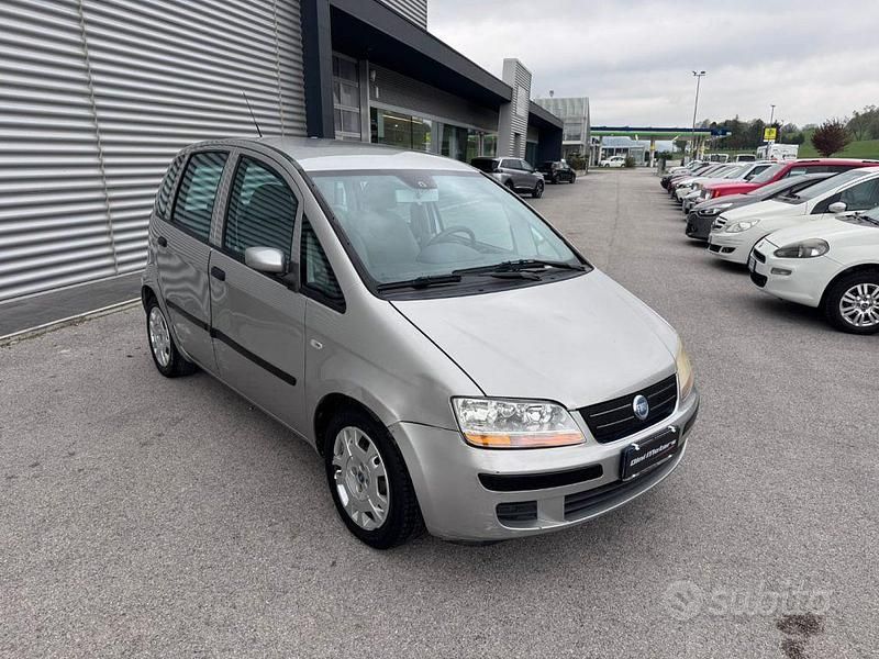 Usata Fiat Idea Emotion 95 CV (69 kW) 2004 Grigio Monovolume