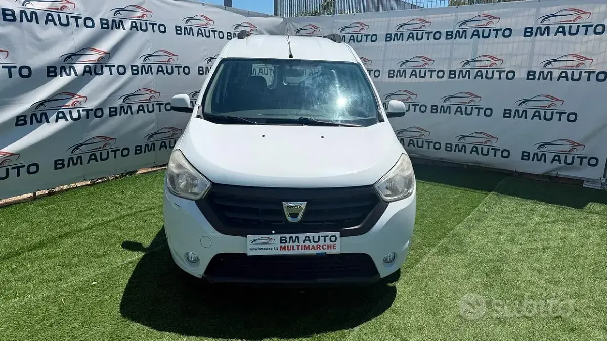 Usata Dacia Dokker Lauréate 90 CV (66 kW) 2014 Bianco Monovolume