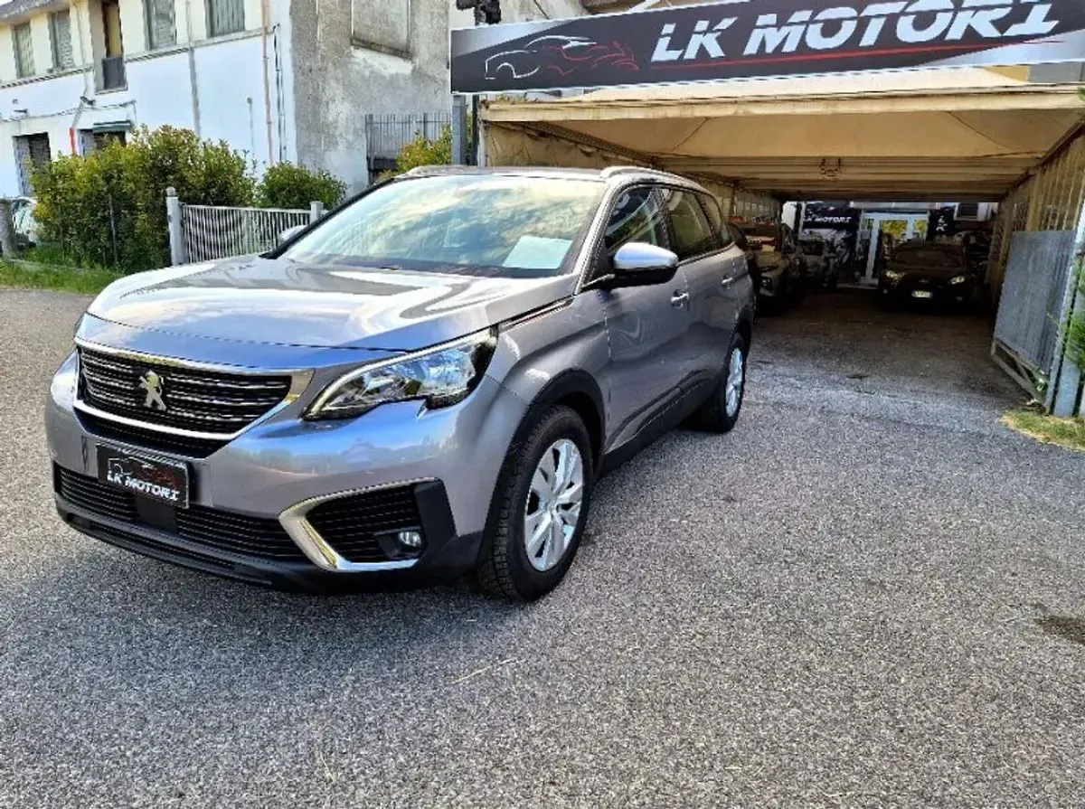 Usata Peugeot 5008 Business-Line 131 CV (96 kW) 2019 Grigio SUV