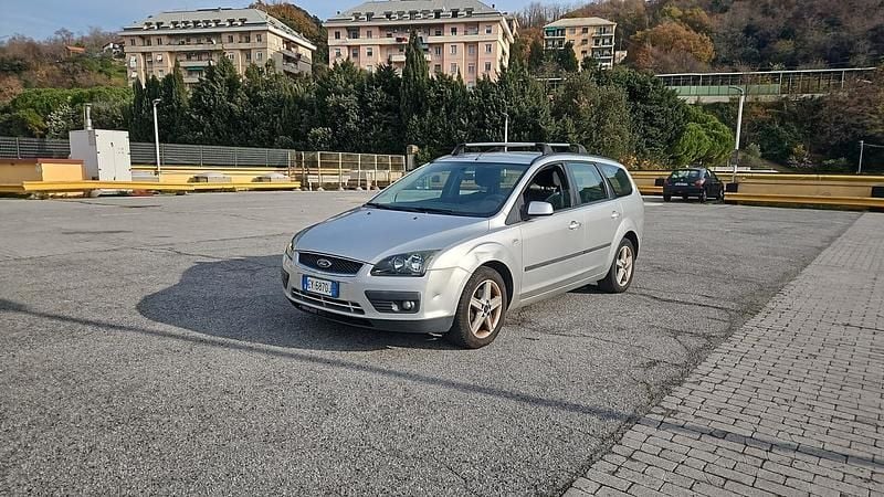 Usata Ford Focus Limited 115 CV (84 kW) 2005 Argento Station wagon