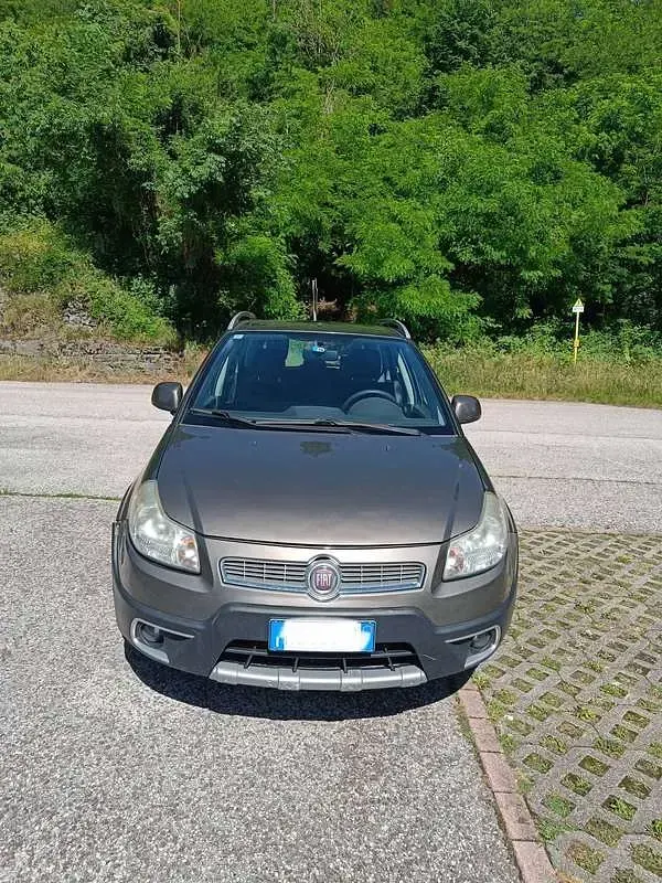 Usata Fiat Sedici Dynamic 120 CV (88 kW) 2010 SUV