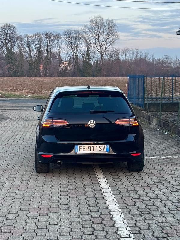 Usata VW Golf VII R-line 110 CV (80 kW) 2016 Nero Berlina