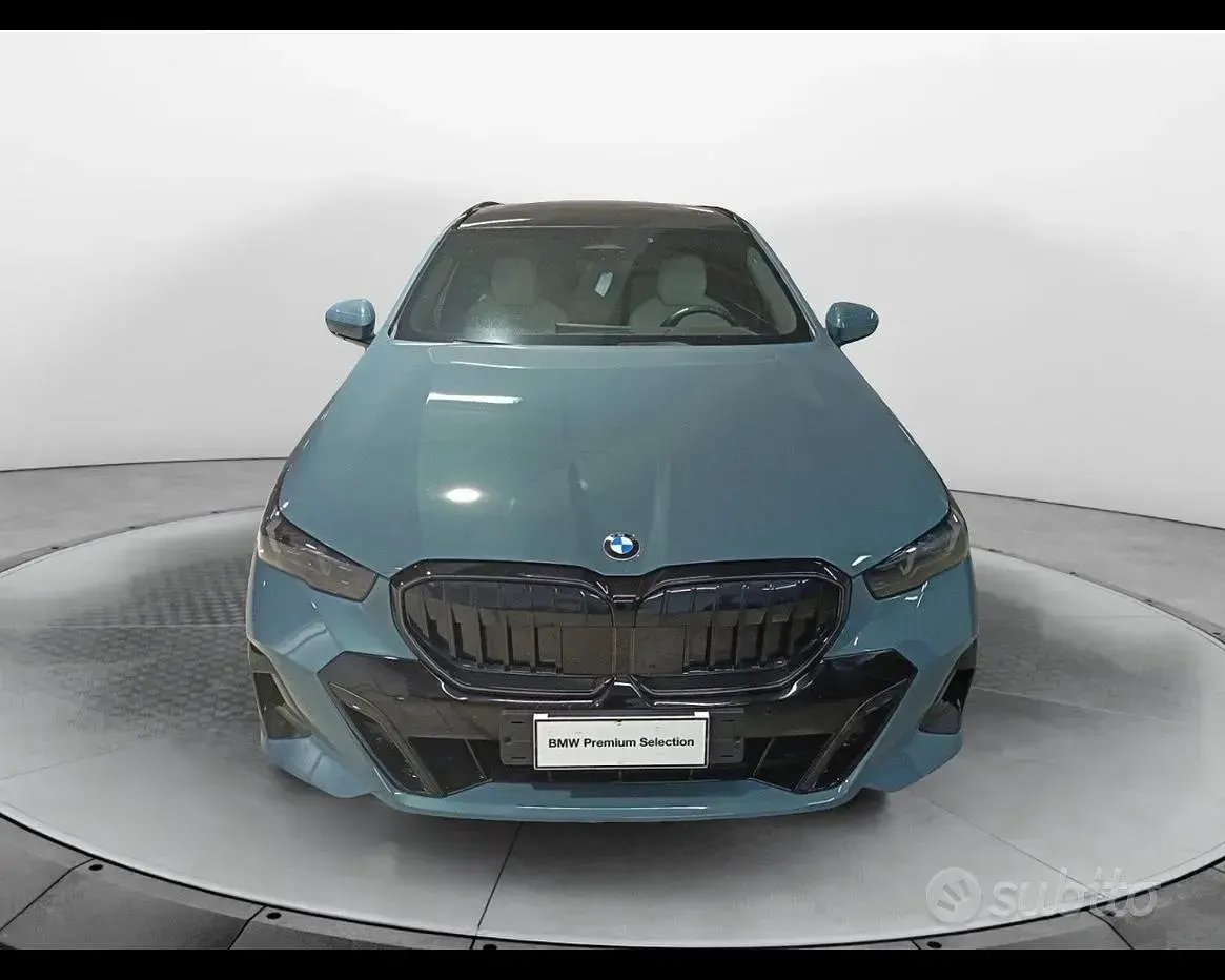 Usata BMW 540 M Sport 286 CV (210 kW) 2024 Verde Station wagon