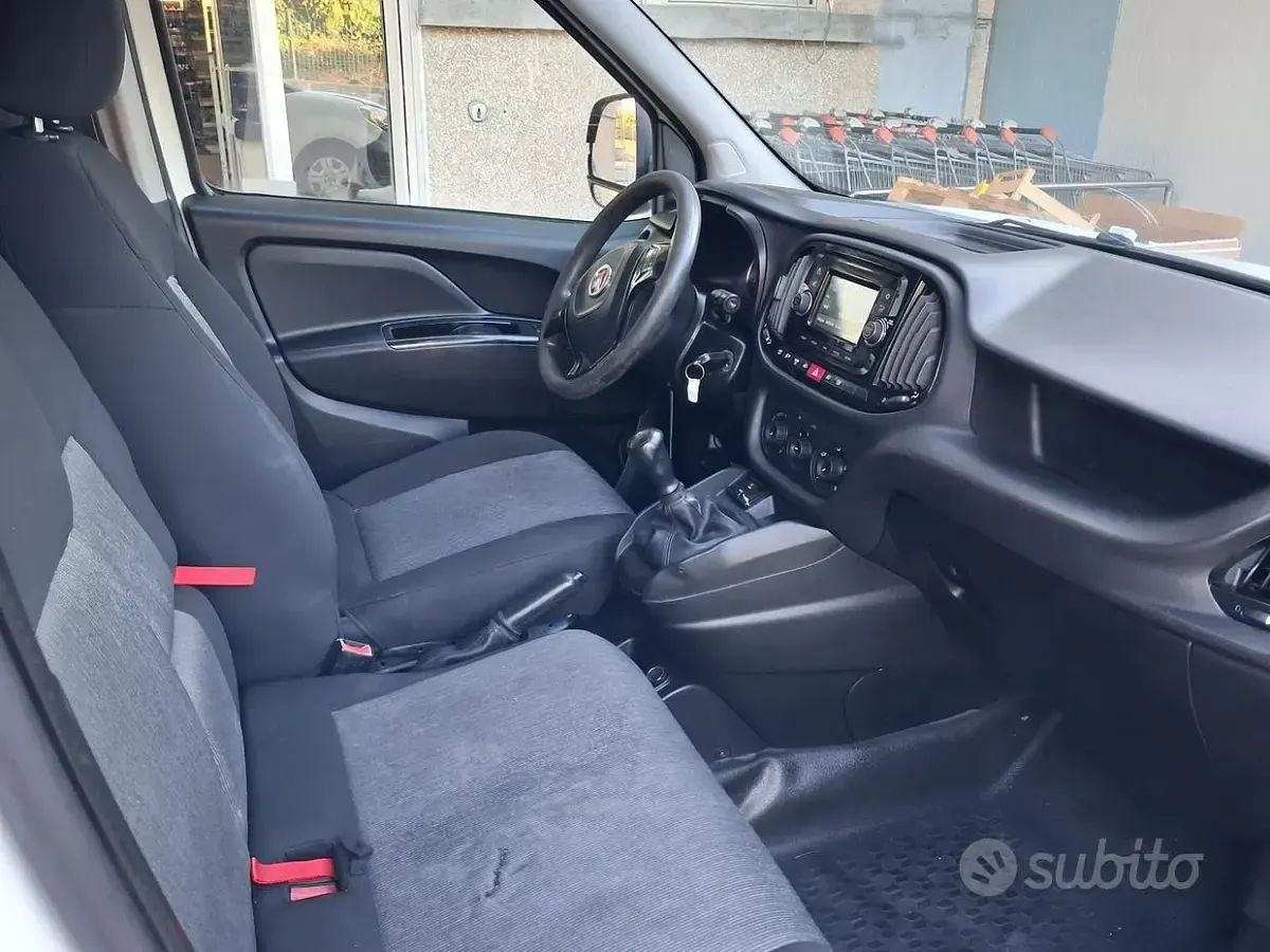 Usata Fiat Doblò 90 CV (66 kW) 2016 Bianco Monovolume