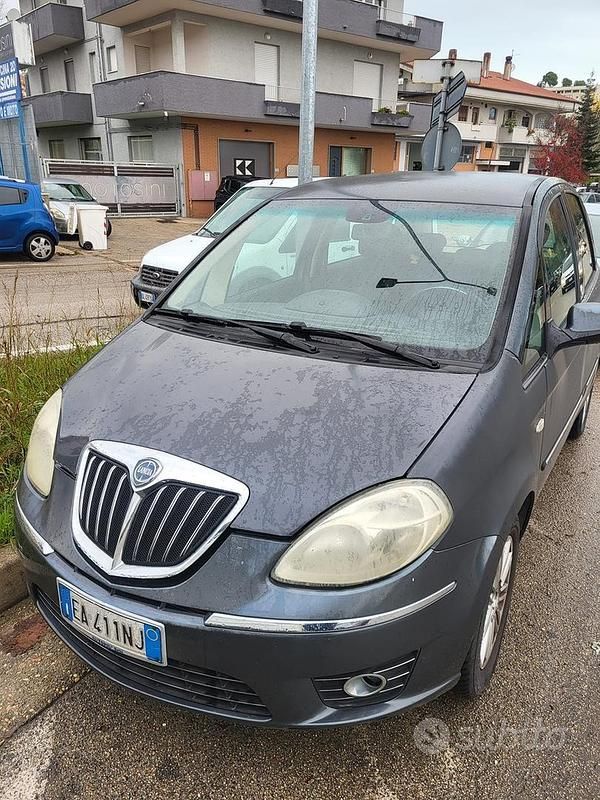 Usata Lancia Musa 95 CV (69 kW) 2010 Nero Monovolume