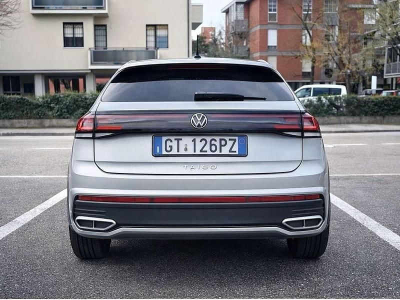 Begagnad VW Taigo R-line 110 HK (80 kW) 2024 Grå SUV