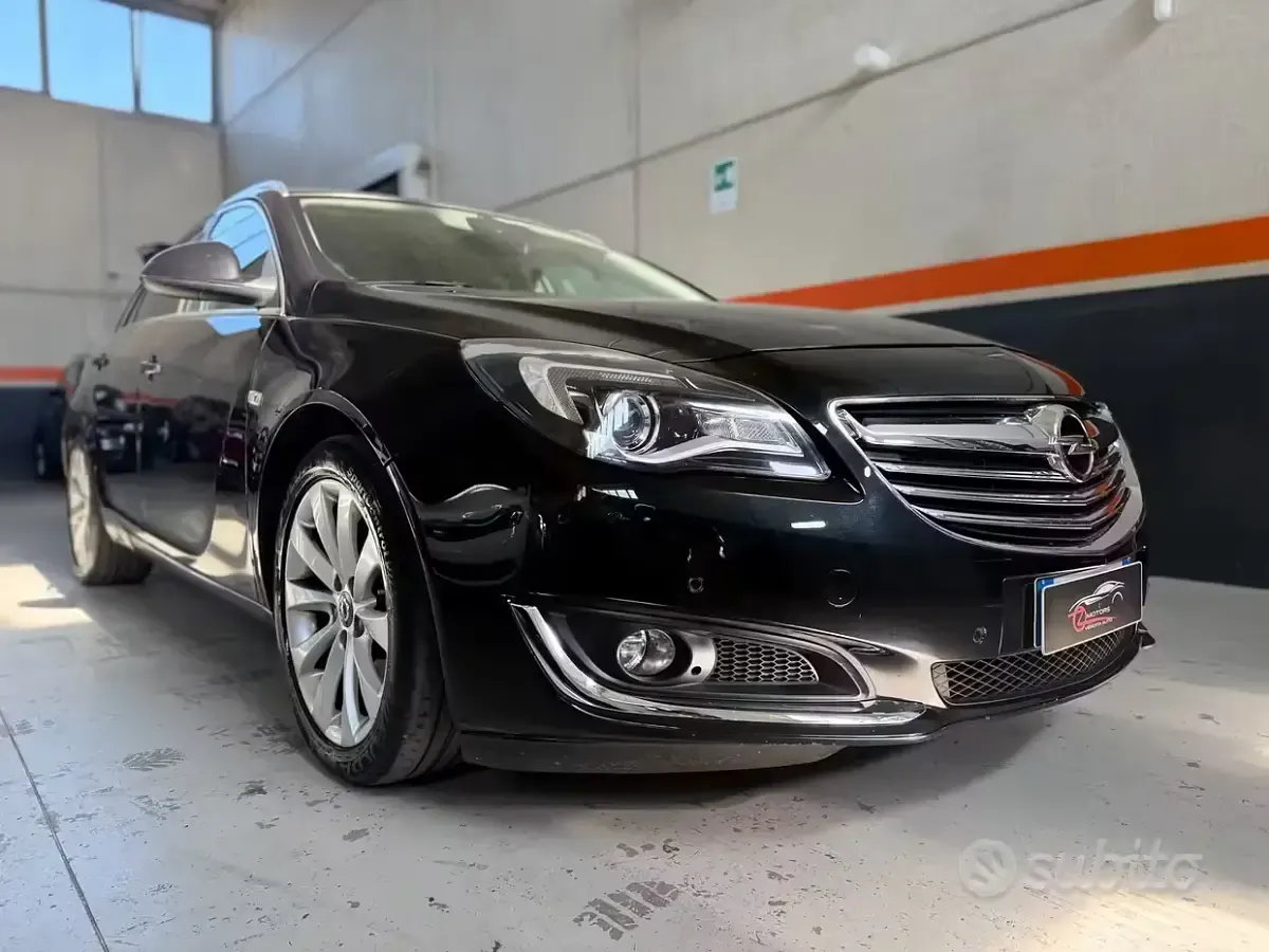 Usata Opel Insignia Cosmo 140 CV (102 kW) 2015 Nero Station wagon