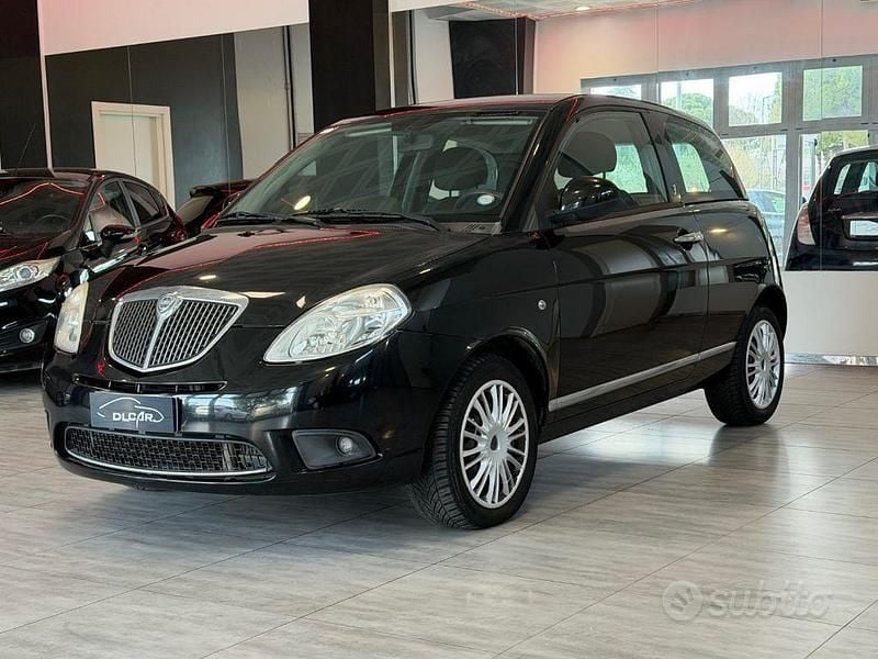 Usata Lancia Ypsilon 75 CV (55 kW) 2010 Nero Utilitaria