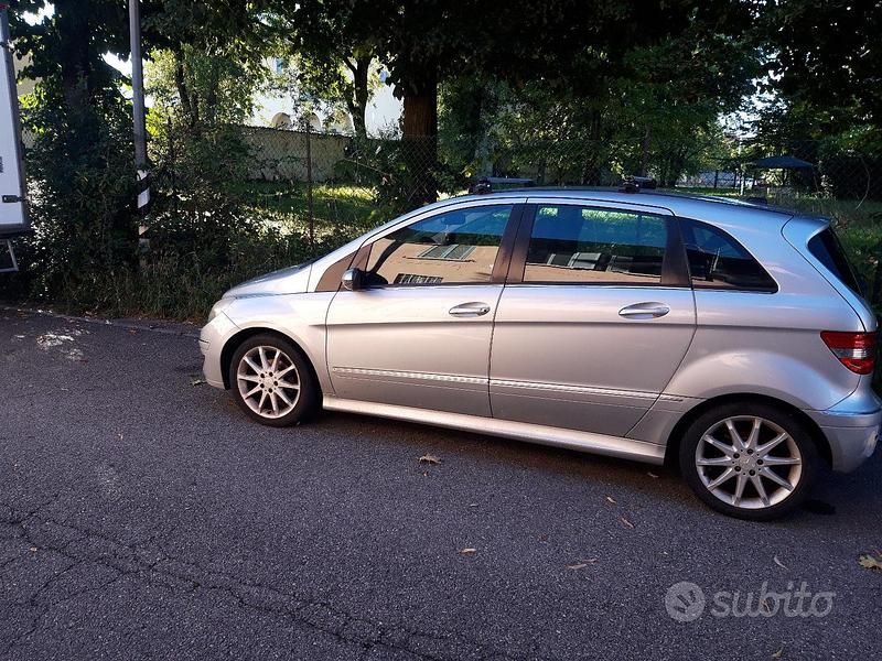 Grigio Usata 2008 Mercedes 170 Tre volumi | 1500 € - Immagine 1/2