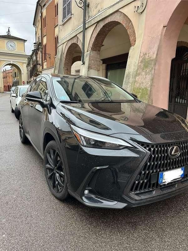 Usata Lexus NX350h 190 CV (139 kW) 2025 SUV