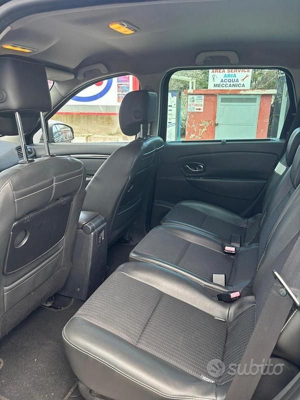 Usata Renault Scénic III 110 CV (80 kW) 2014 Nero Monovolume