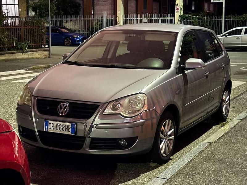 Usata VW Polo Comfortline 69 CV (50 kW) 2008 Grigio Berlina