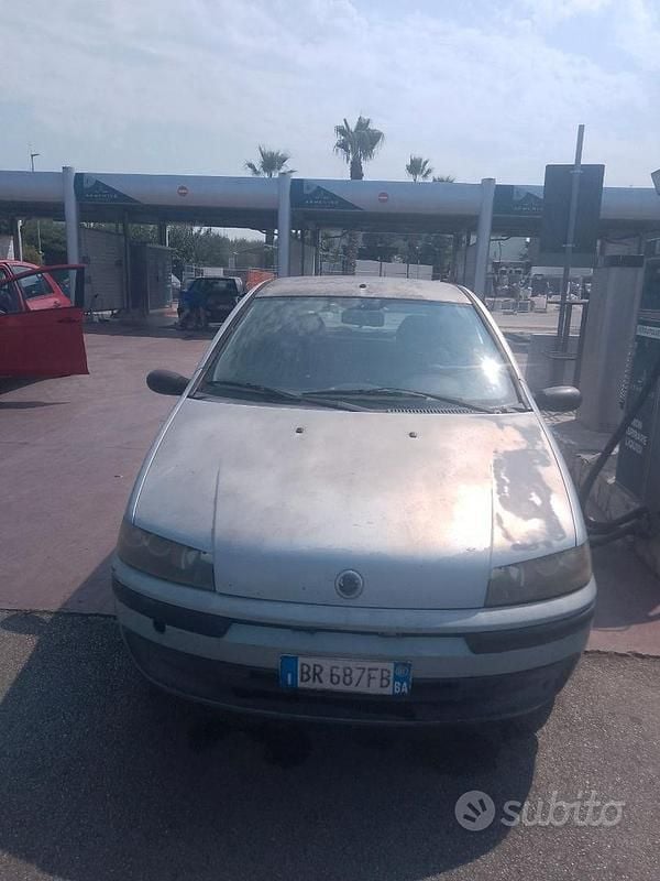 Usata Fiat Punto 60 CV (44 kW) 2001 Utilitaria