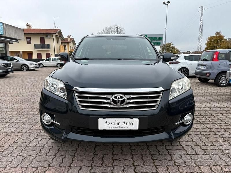 Usata Toyota RAV4 150 CV (110 kW) 2010 Nero SUV