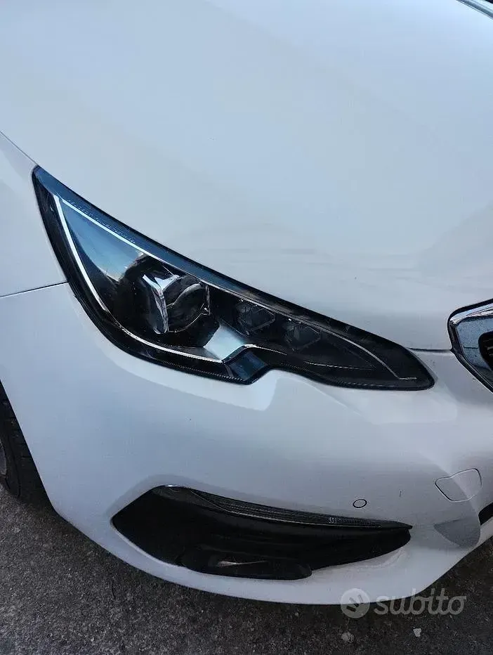Usata Peugeot 308 SW Allure 120 CV (88 kW) 2017 Bianco Station wagon